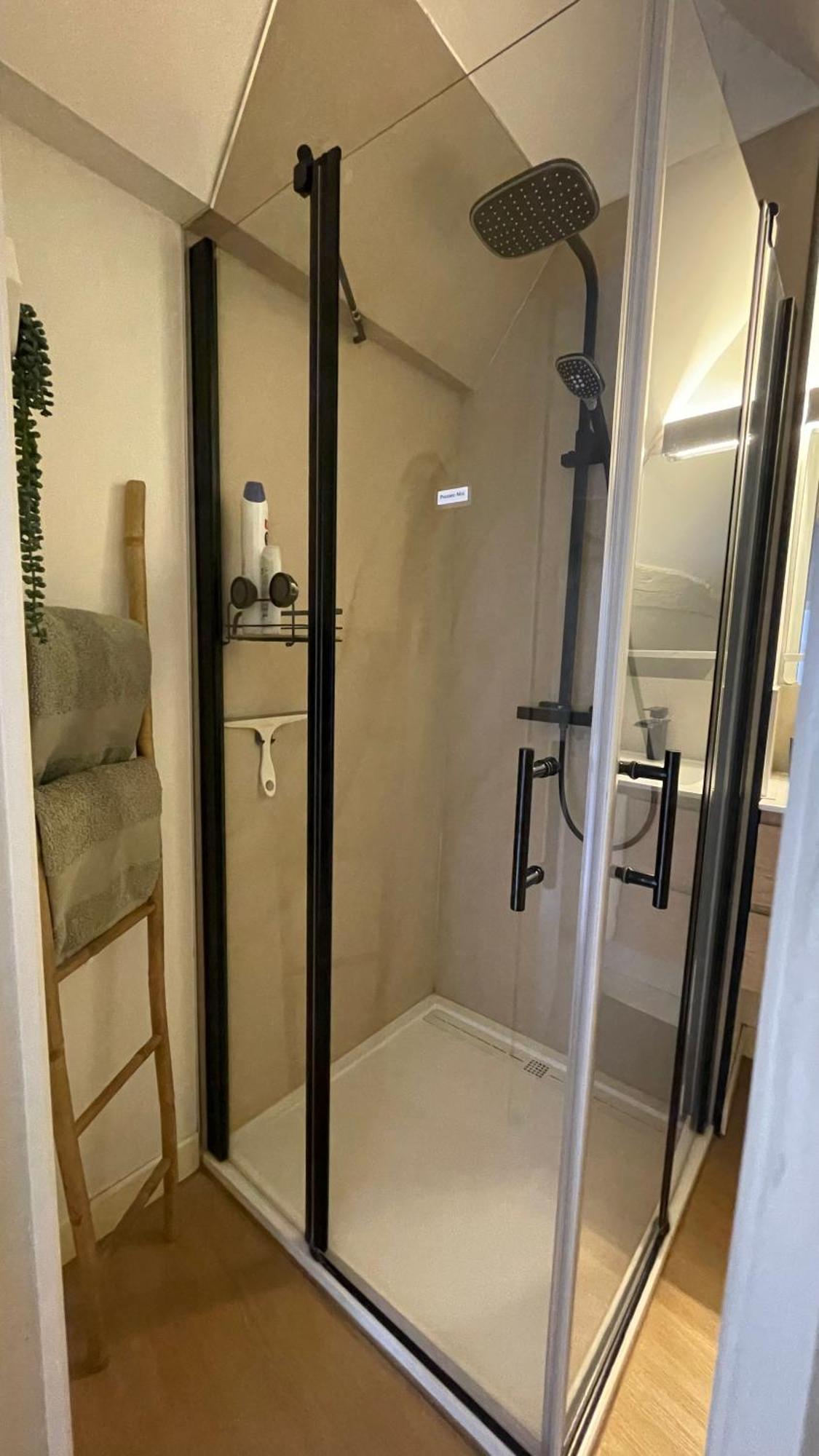 Apartment Duplex - Parking Inclus - Au Bord De L'eure *